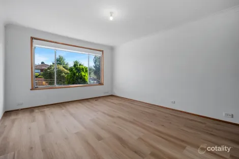 Property photo of 33 Melaleuca Drive Thomastown VIC 3074