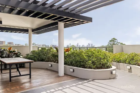 Property photo of 409/133 Clarence Road Indooroopilly QLD 4068