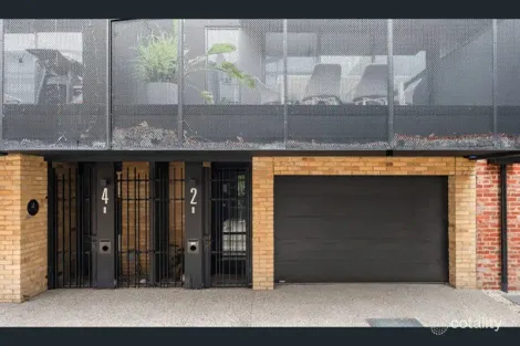 Property photo of 2 Carrick Lane Strathmore VIC 3041