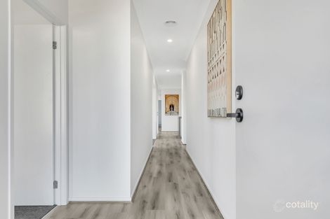 Property photo of 11 Eloquence Road Tarneit VIC 3029