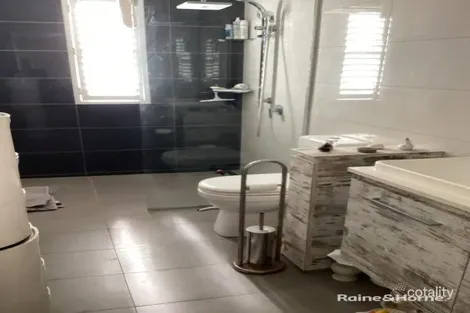 Property photo of 35 Kent Street Urangan QLD 4655