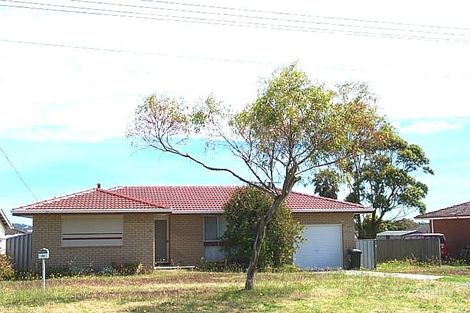 24 Canning St, Orana, WA 6330