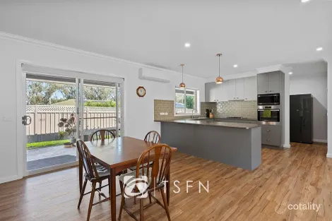Property photo of 4/21 Scullys Lane Heathcote VIC 3523