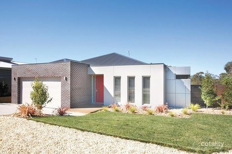 35 St Mirren Dr, Nerrina, VIC 3350