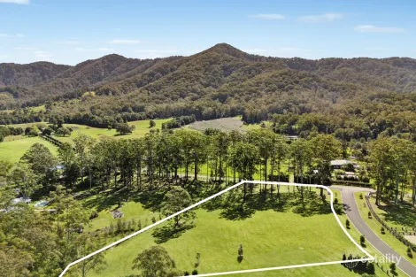 6 Hidden Valley Gr, Bonville, NSW 2450