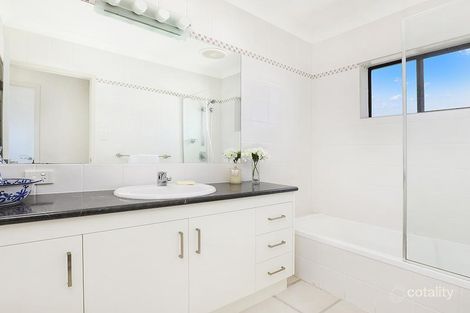 Property photo of 6 Santorini Court Parrearra QLD 4575