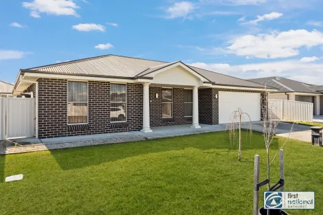 Property photo of 39 Lew Avenue Eglinton NSW 2795