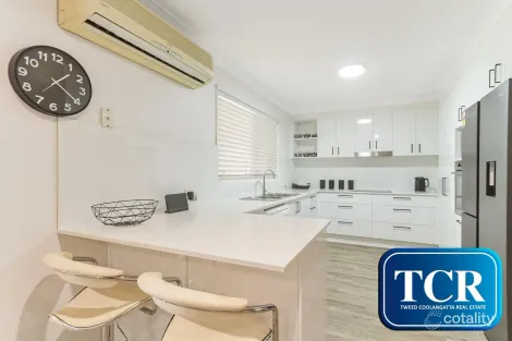 Property photo of 2/67 Avondale Drive Banora Point NSW 2486