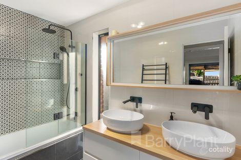 Property photo of 39 Stuart Close Bayswater North VIC 3153
