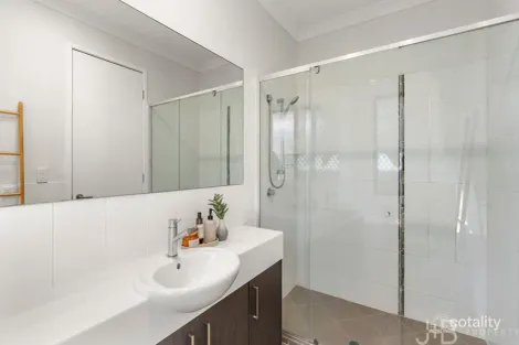 Property photo of 60 Denham Crescent North Lakes QLD 4509