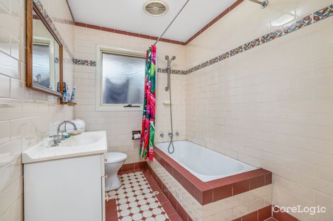 Property photo of 2 Curl Curl Place Woodbine NSW 2560