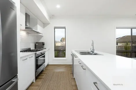 Property photo of 21 Bloom Avenue Greenvale VIC 3059