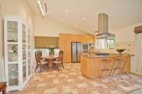 Property photo of 16 Nandaly Court Greensborough VIC 3088