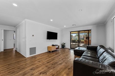 Property photo of 5 Jolimont Place Narre Warren VIC 3805