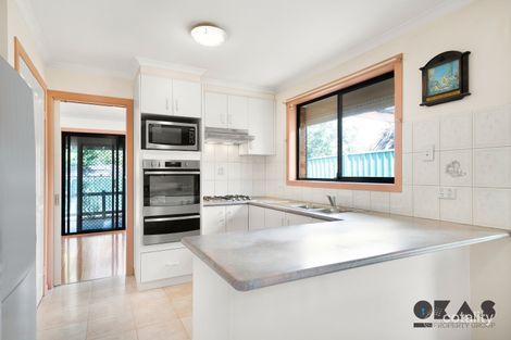 Property photo of 32 Brampton Circuit Delahey VIC 3037
