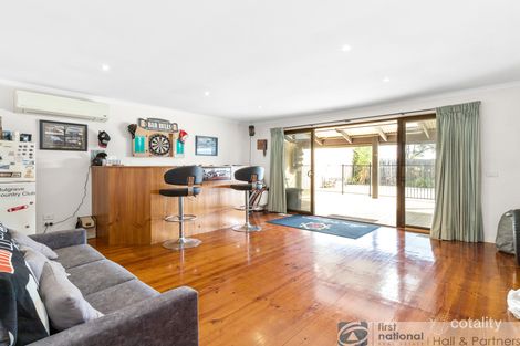 Property photo of 25 Struan Avenue Endeavour Hills VIC 3802