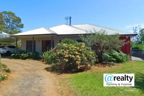 Property photo of 4 Junction Street Crows Nest QLD 4355