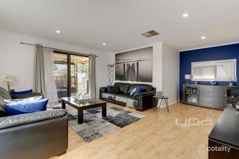 Property photo of 8 Dillwynia Place Meadow Heights VIC 3048