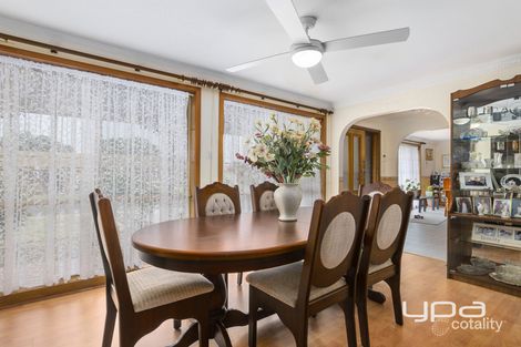 Property photo of 15 Campaspe Crescent Brookfield VIC 3338