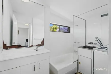 Property photo of 28 Rudd Street Broadbeach Waters QLD 4218