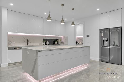 Property photo of 121 Fairways Boulevard Craigieburn VIC 3064
