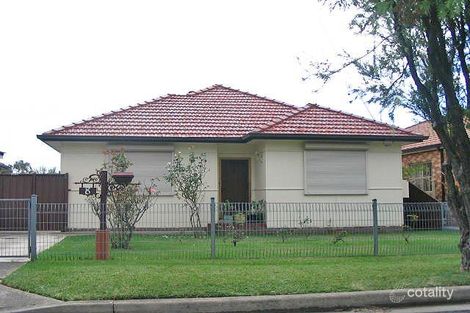 8 Wilbur St, Greenacre, NSW 2190