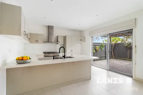 Property photo of 2/15 Hyde Street Hadfield VIC 3046