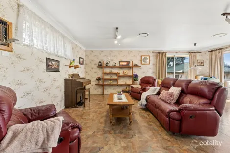Property photo of 80 Flinders Road Georges Hall NSW 2198