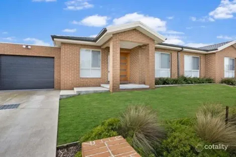 1/16-18 Phelan Dr, Cranbourne North, VIC 3977