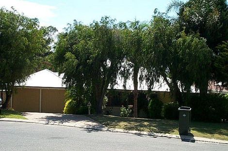 8 Oakland Cl, Woodvale, WA 6026