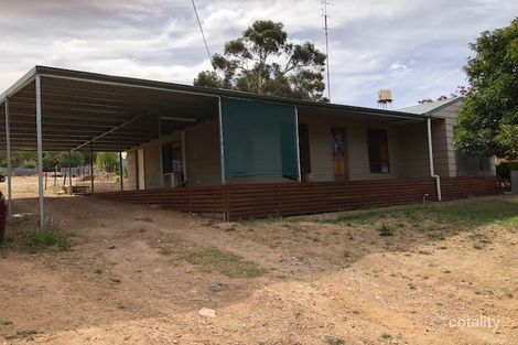 6 Edward St, Clare, SA 5453