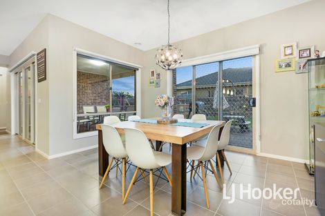 Property photo of 25 Winneke Way Pakenham VIC 3810