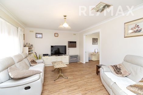 Property photo of 3 Anembo Place Kooringal NSW 2650