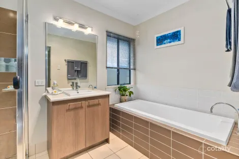 Property photo of 19 Waterway Crescent Murrumba Downs QLD 4503