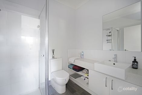 Property photo of 2/15 Cuthbert Road Reservoir VIC 3073