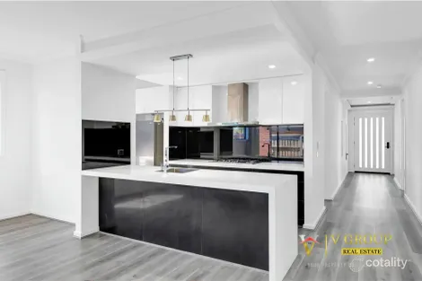 Property photo of 362 Mandalay Circuit Beveridge VIC 3753