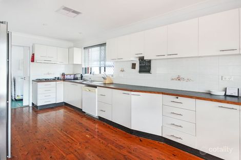 Property photo of 90 Griffith Street Mannering Park NSW 2259