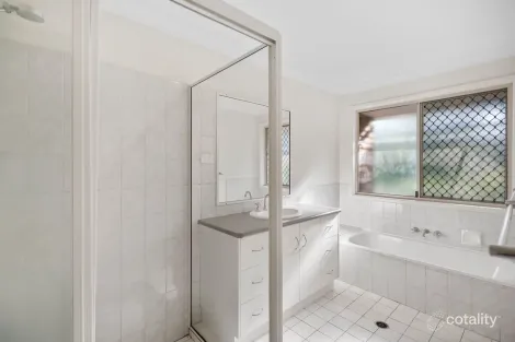 Property photo of 1 Riverside Court Barellan Point QLD 4306