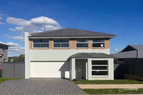 27 Illyria St, Rosemeadow, NSW 2560