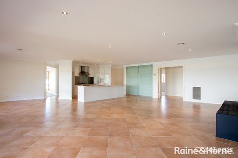 Property photo of 3 Huntingdale Close Robin Hill NSW 2795