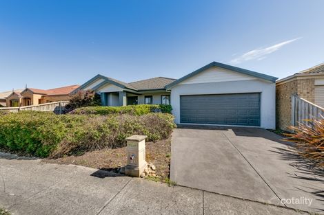 27 Flametree Cct, Cranbourne, VIC 3977