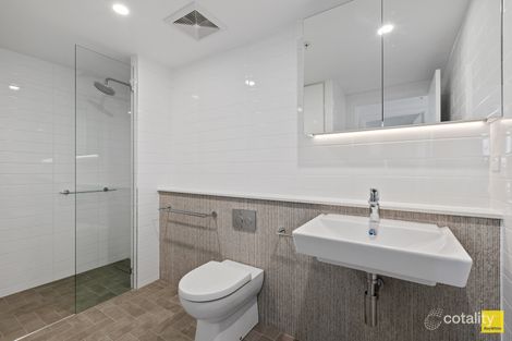 Property photo of 10/95 Linton Street Kangaroo Point QLD 4169