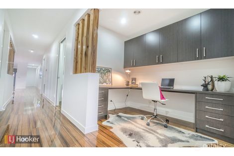 Property photo of 20 Viewside Crescent Craigieburn VIC 3064