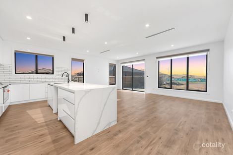 Property photo of 11 Savoy Road Wollert VIC 3750