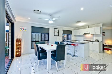 Property photo of 21 Merimbula Crescent Fitzgibbon QLD 4018