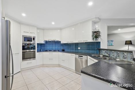 Property photo of 3 Paran Close Endeavour Hills VIC 3802