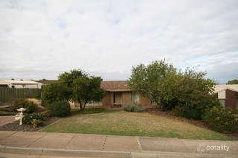 24 Coringle Cres, Hallett Cove, SA 5158