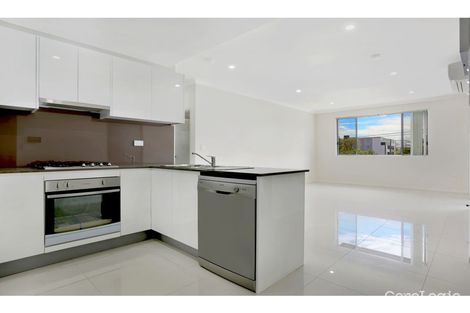 Property photo of 8/2-4 Octavia Street Toongabbie NSW 2146