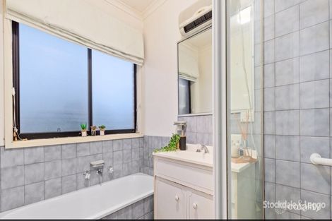 Property photo of 19 Bluegrass Crescent Pakenham VIC 3810