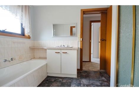 Property photo of 35 Lawrence Drive Devonport TAS 7310